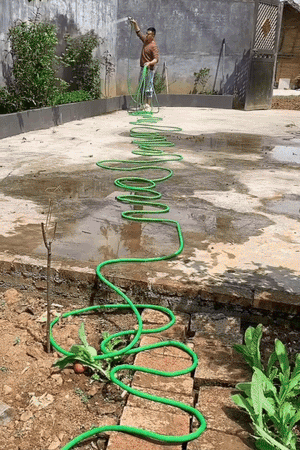 Expandable Garden Hose with Spray Nozzle