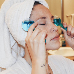 Benefit Cosmetics - Facial Ice Roller Globes © - Zambeel