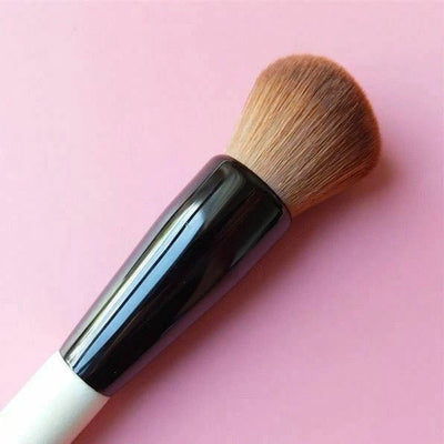 Bobbi Brown - Makeup Brush - Zambeel