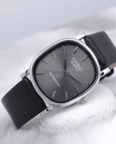 Leather Wristwatch - Zambeel