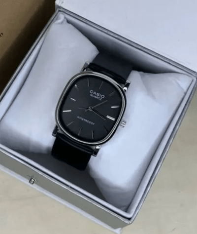 Leather Wristwatch - Zambeel