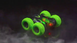 سيارة حركات بهلوانية يتم التحكم بها عن بعد