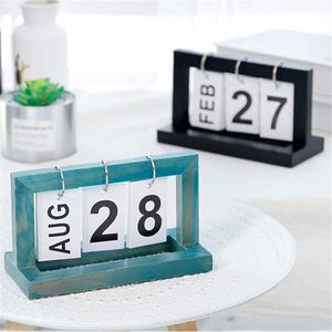 Wooden Vintage Home Calendar - Zambeel